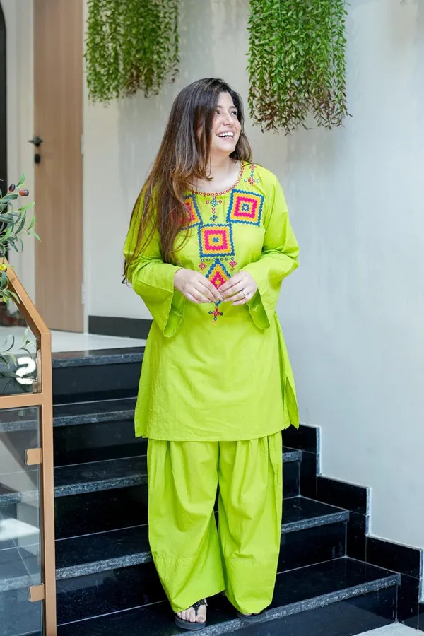 Premium_Heavy_Cotton_Kurta_&_Farshi_Salwar_Set_with_Designer_Neck_Embroidery