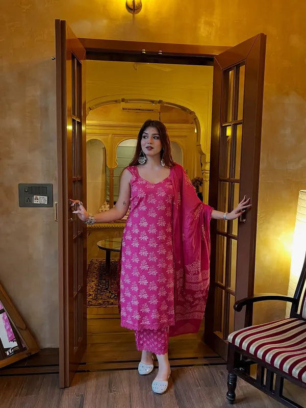 ROYAL_PINK_KURTI_PANT_SET_WITH_DUPATTA