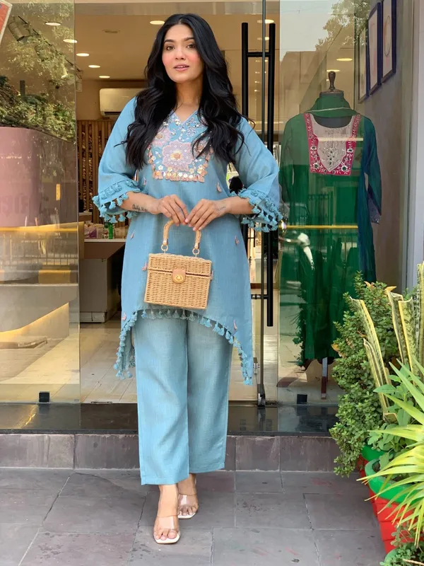 Summer_Special_Cotton_Flax_Co-ord_Set_with_Delicate_Embroidery,_Lace_&_Handwork