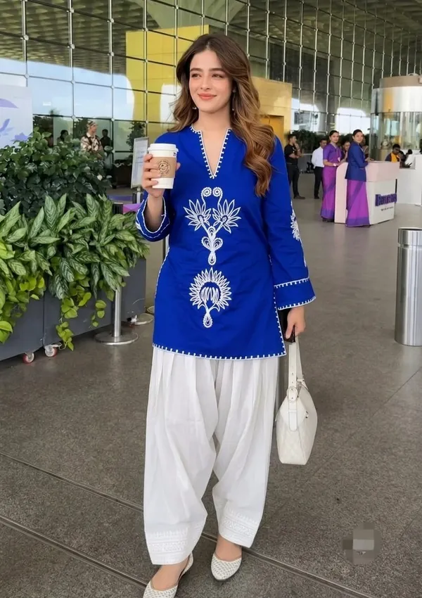 Trendy_Royal_Blue_×_Elegant_Off-White_🤍