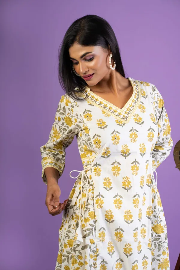Women_Kurta_Set_with_Afghani_Pant_and_Dupatta_(Yellow)