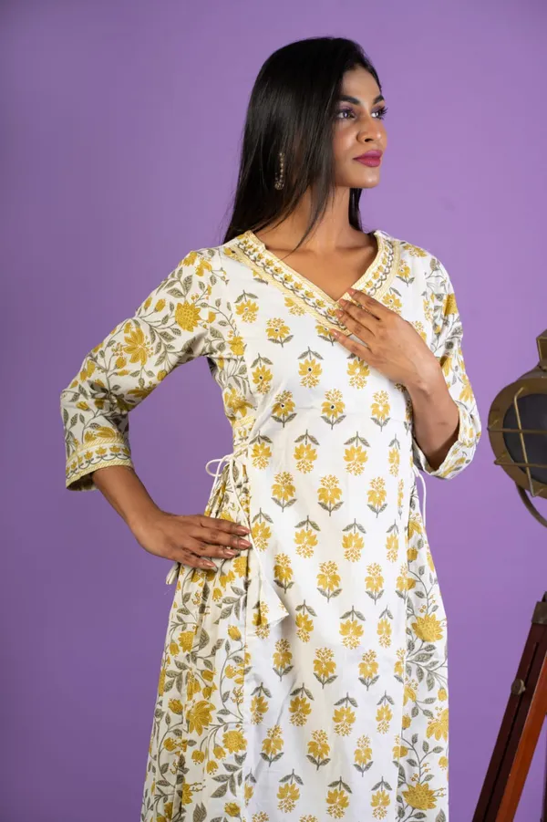 Women_Kurta_Set_with_Afghani_Pant_and_Dupatta_(Yellow)