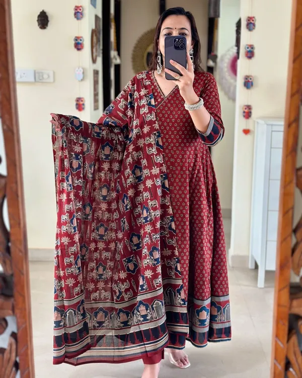 Jaipur Style Cotton Party Wear Suit Set For Women Kurti Pant With Duptta Set Price in India Buy Jaipur Style Cotton Party Wear Suit Set For Women Kurti Pant With Duptta