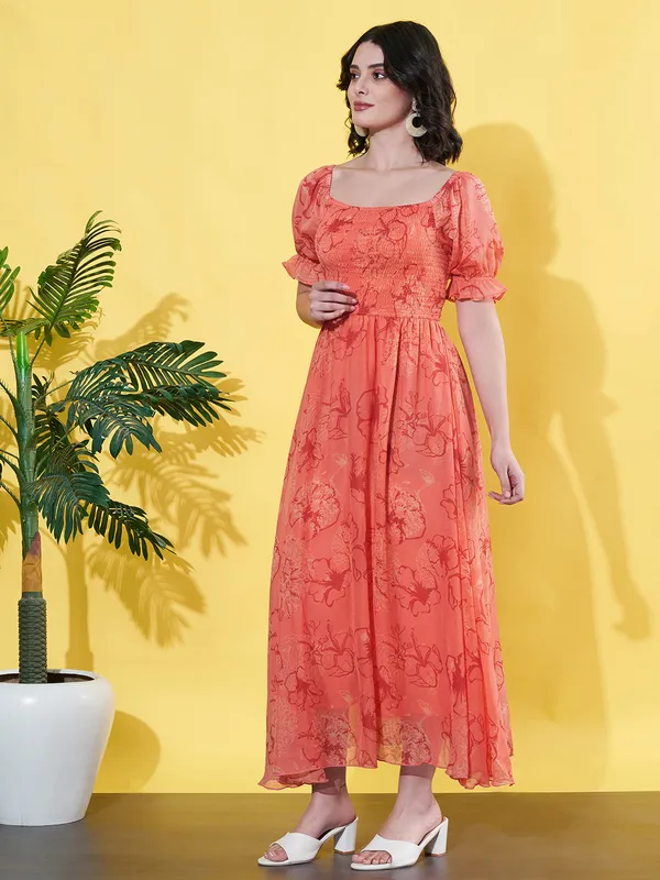 Women_Floral_Printed_Peach_Puff_Sleeve_Chiffon_Fit_&_Flare_Midi_Dress