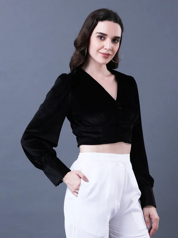 Solid_Black_Velvet_V_Neck_Long_Sleeve_Crop_Top