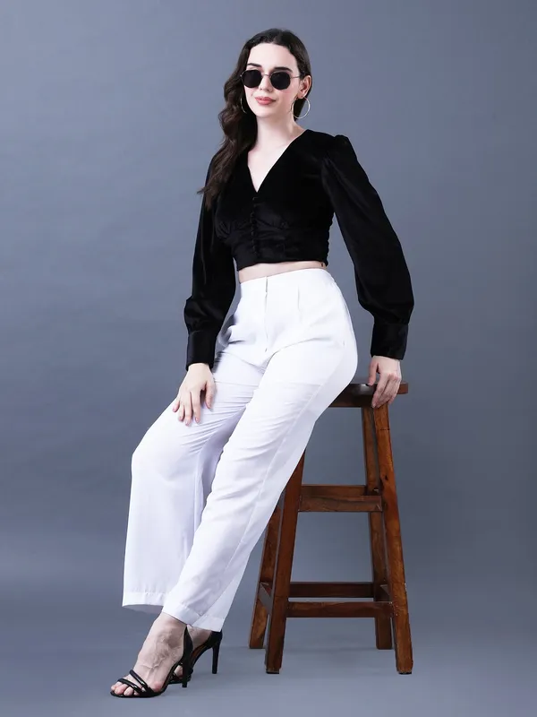 Solid_Black_Velvet_V_Neck_Long_Sleeve_Crop_Top