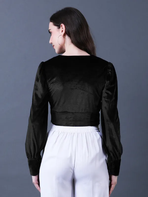 Solid_Black_Velvet_V_Neck_Long_Sleeve_Crop_Top