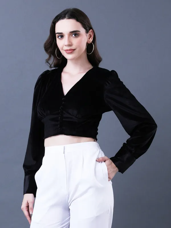 Solid_Black_Velvet_V_Neck_Long_Sleeve_Crop_Top