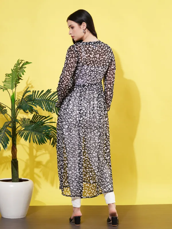 Women_Animal_Printed_Black_Chiffon_Longline_Front_Open_Shrug