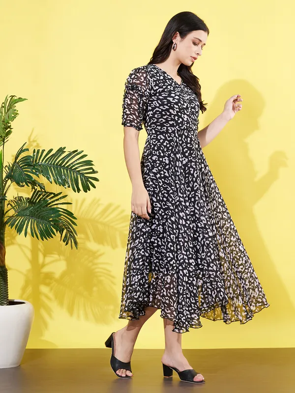 Women_Animal_Printed_Black_V_Neck_Chiffon_Fit_and_Flare_Midi_Dress