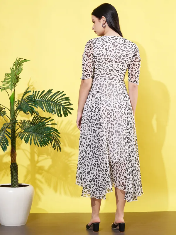 Women_Animal_Printed_White_V_Neck_Chiffon_Fit_and_Flare_Midi_Dress