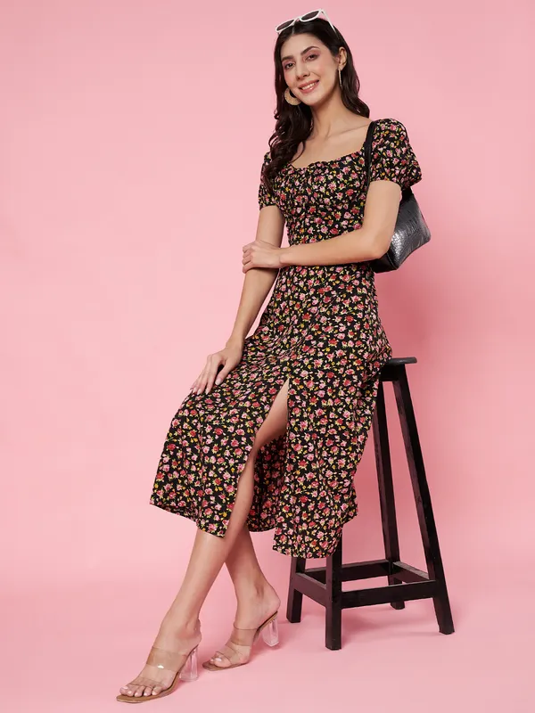 Floral_Printed_Black_Puff_Sleeve_Crepe_Fit_&_Flare_Midi_Dress_With_Slit