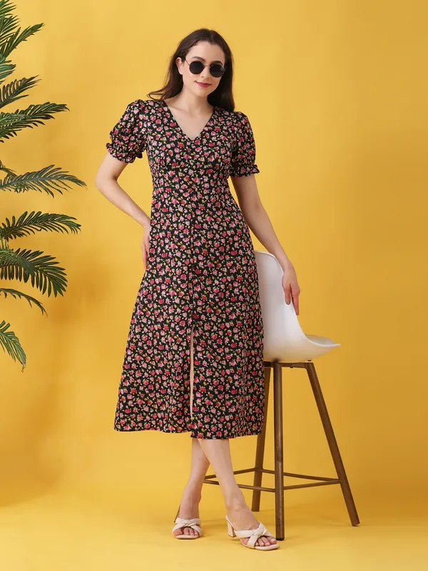 Floral_Printed_Black_Crepe_V_Neck_Short_Puff_Sleeve_Fit_and_Flare_Midi_Dress