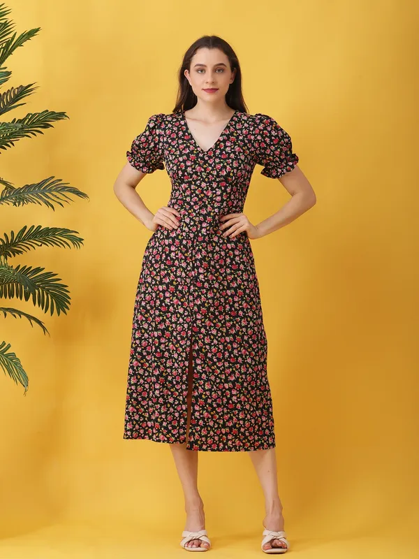 Floral_Printed_Black_Crepe_V_Neck_Short_Puff_Sleeve_Fit_and_Flare_Midi_Dress