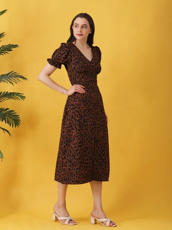 Animal_Printed_Brown_Crepe_V_Neck_Short_Puff_Sleeve_Fit_and_Flare_Midi_Dress