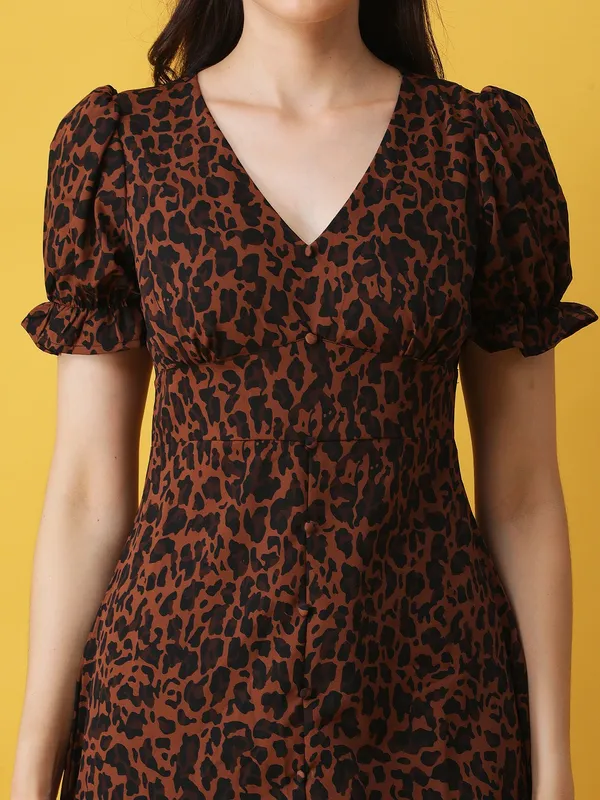 Animal_Printed_Brown_Crepe_V_Neck_Short_Puff_Sleeve_Fit_and_Flare_Midi_Dress