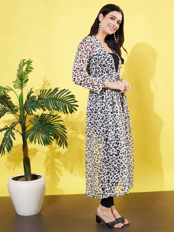 Women_Animal_Printed_White_Chiffon_Longline_Front_Open_Shrug