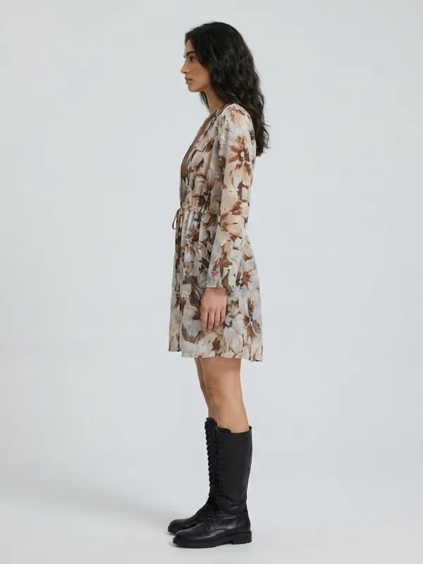 ANVI_Be_Yourself_Women_Floral_Printed_Brown_Chiffon_Long_Sleeve_Open_Front_Tie-ups_Regular_Shrug