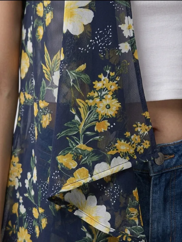 Women_Floral_Printed_Navy_Blue_Georgette_Sleeveless_Front_Open_Regular_Shrug_With_Asymmetric_Hemline