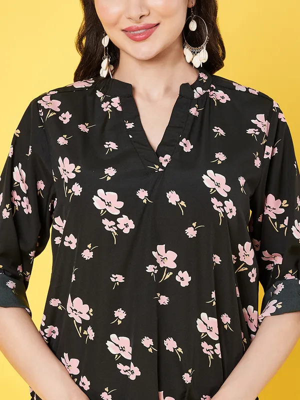 Women_Floral_Printed_Black_Mandarin_Neck_3/4th_Roll_up_Sleeve_Crepe_Casual_Regular_Top