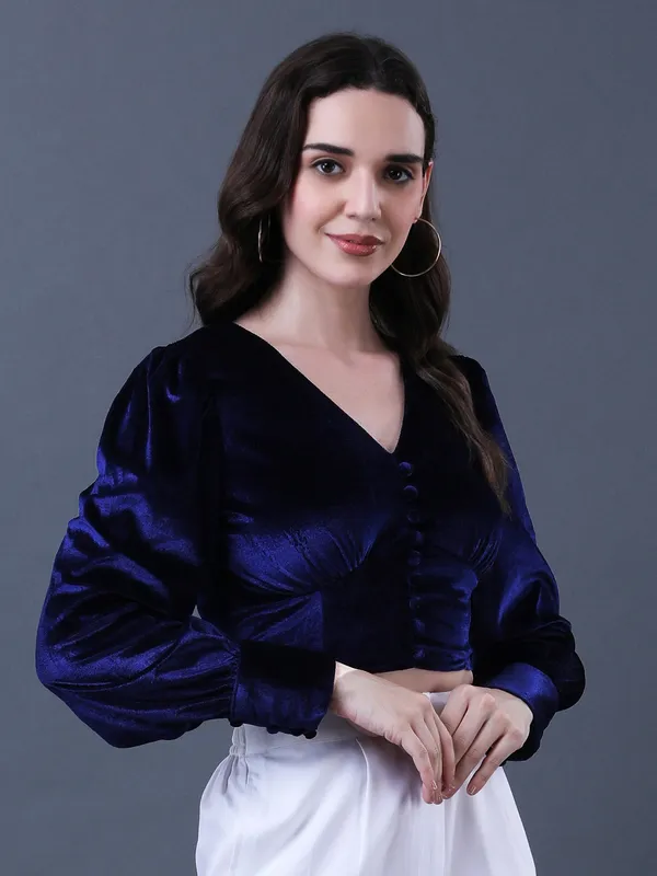 Solid_Blue_Velvet_V_Neck_Long_Sleeve_Crop_Top