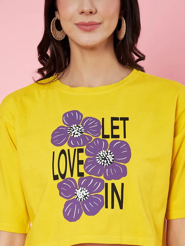 Women_Floral_Printed_Yellow_Cotton_Crop_Oversized_T-shirt