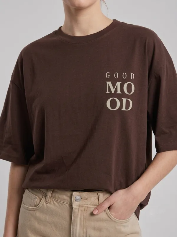 ANVI_Be_Yourself_Women_Printed_Brown_Cotton_Round_Neck_Half_Sleeve_Oversized_T-Shirt