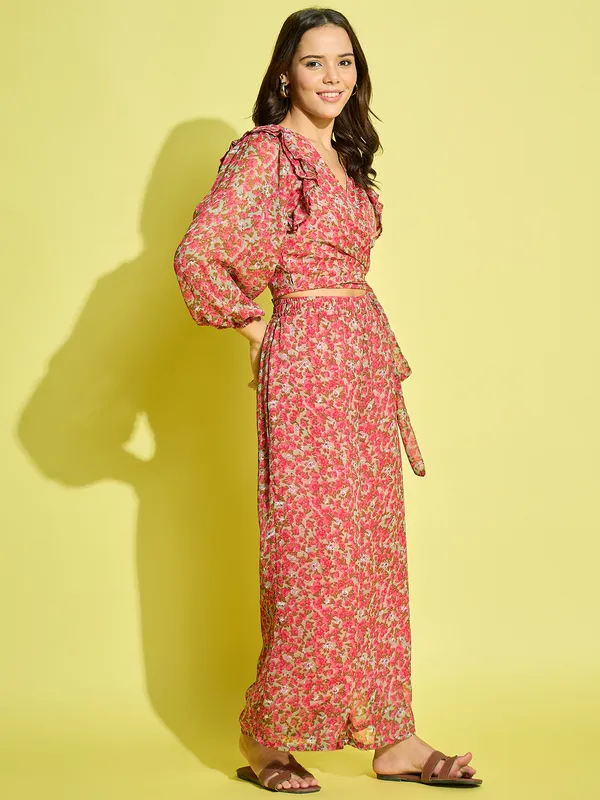 Pink_Chiffon_V-Neck_Top_&_Palazzos_Co-ords_Set_For_Women