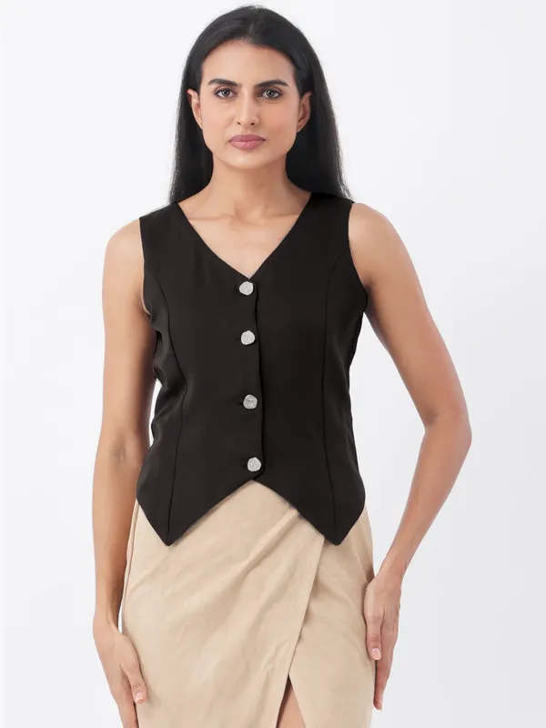 Women_Solid_Black_Banana_Crepe_V_Neck_Sleeveless_Wasit_Coat