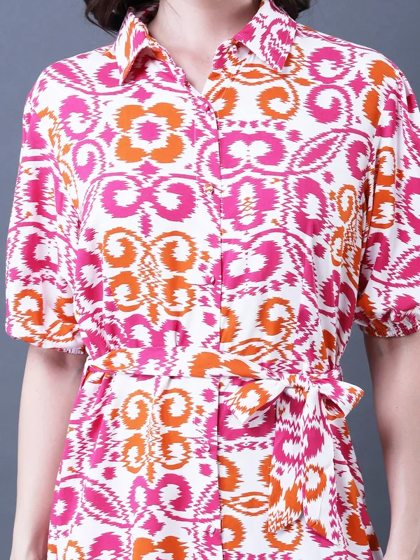 Floral_Printed_White_Rayon_Collared_Neck_Short_Puff_Sleeve_Knee_Length_Casual_Dress_With_Belt