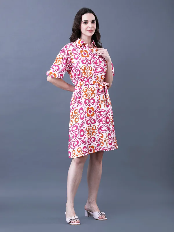 Floral_Printed_White_Rayon_Collared_Neck_Short_Puff_Sleeve_Knee_Length_Casual_Dress_With_Belt