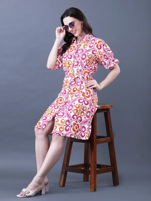 Floral_Printed_White_Rayon_Collared_Neck_Short_Puff_Sleeve_Knee_Length_Casual_Dress_With_Belt