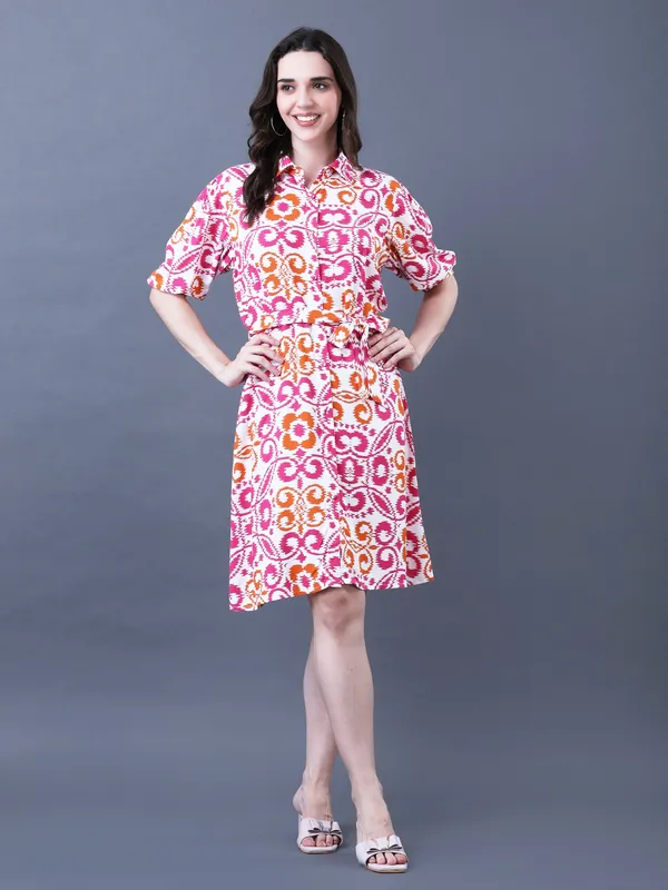Floral_Printed_White_Rayon_Collared_Neck_Short_Puff_Sleeve_Knee_Length_Casual_Dress_With_Belt