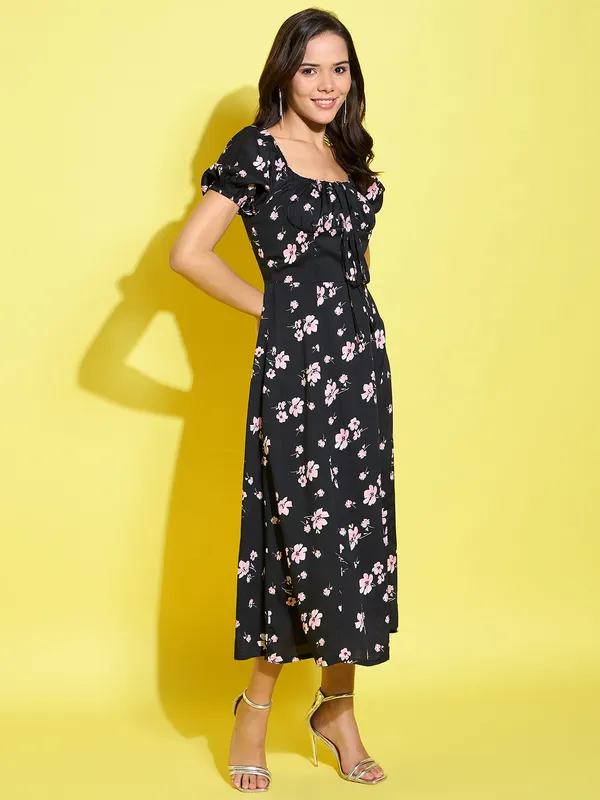 Women_Black_Floral_Printed_Fit_&_Flare_Midi_Crepe_Dress_With_Slit