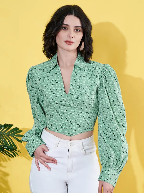 Women_Floral_Printed_Green_Collared_Neck_Crepe_Casual_Crop_Top