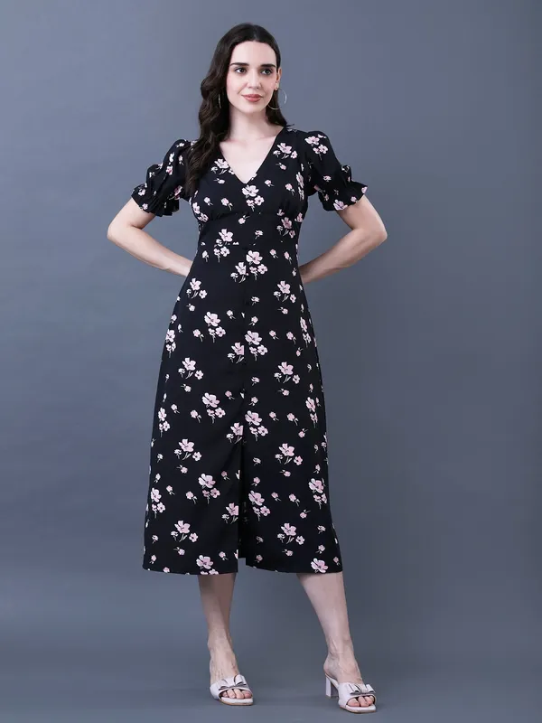 Floral_Printed_Black_Crepe_V_Neck_Puff_Sleeve_Fit_and_Flare_Midi_Dress
