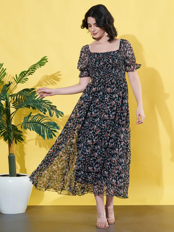 Women_Floral_Printed_Black_Puff_Sleeve_Georgette_Fit_&_Flare_Midi_Dress