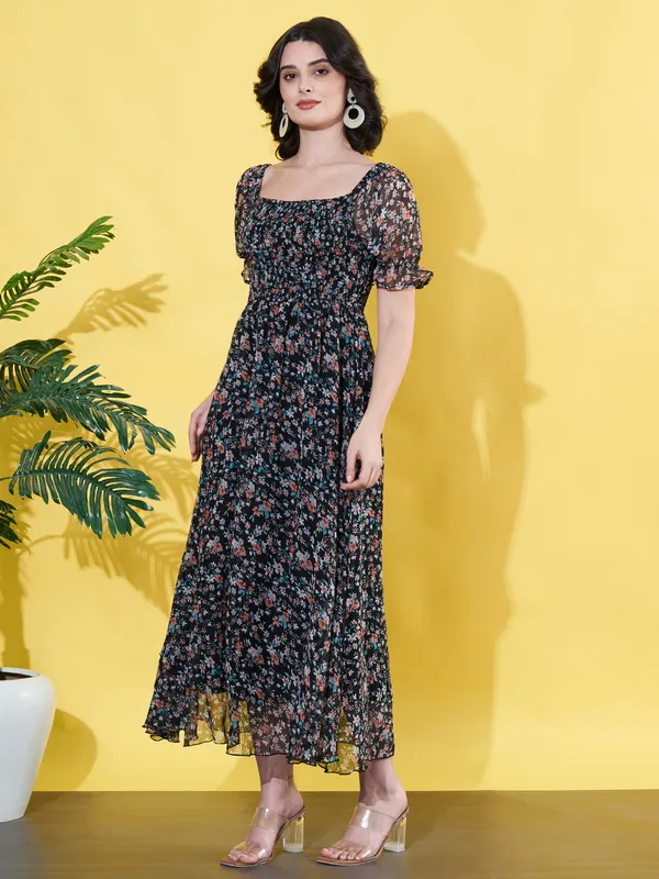 Women_Floral_Printed_Black_Puff_Sleeve_Georgette_Fit_&_Flare_Midi_Dress