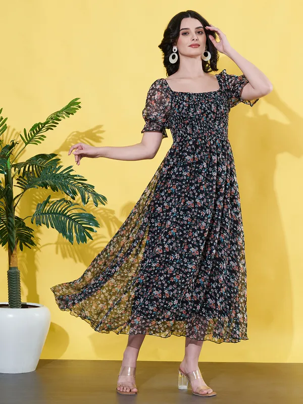 Women_Floral_Printed_Black_Puff_Sleeve_Georgette_Fit_&_Flare_Midi_Dress
