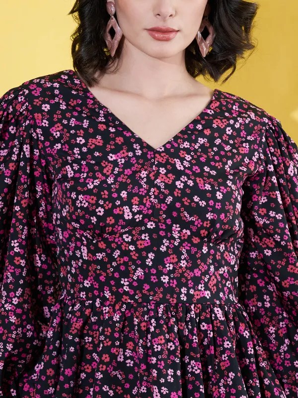 Women_Floral_Printed_Multicolor_V_Neck_Crepe_Casual_Peplum_Top