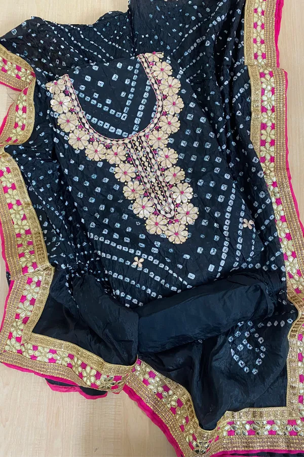Four_piece_Big_floral_art_silk_suit-Black