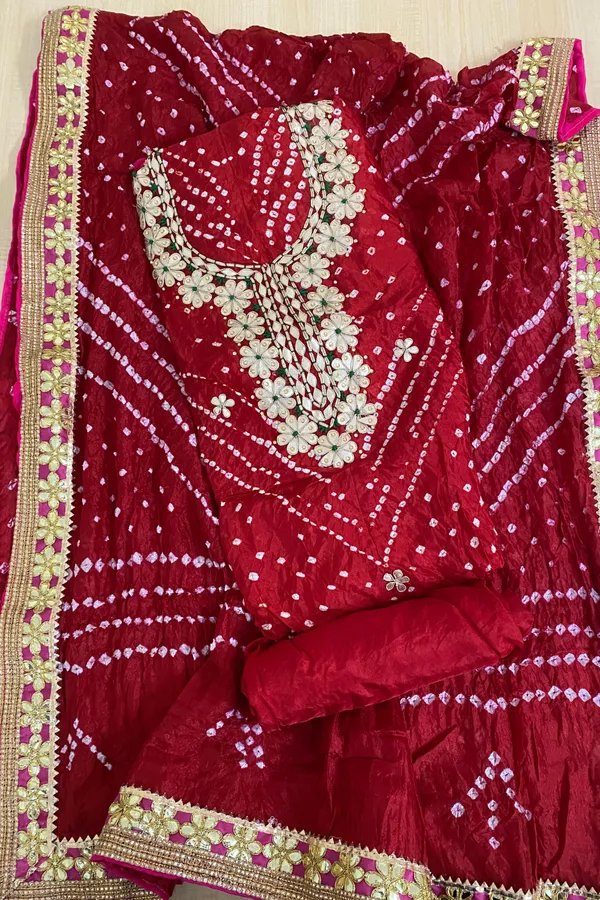 Four_piece_Big_floral_art_silk_suit-Red