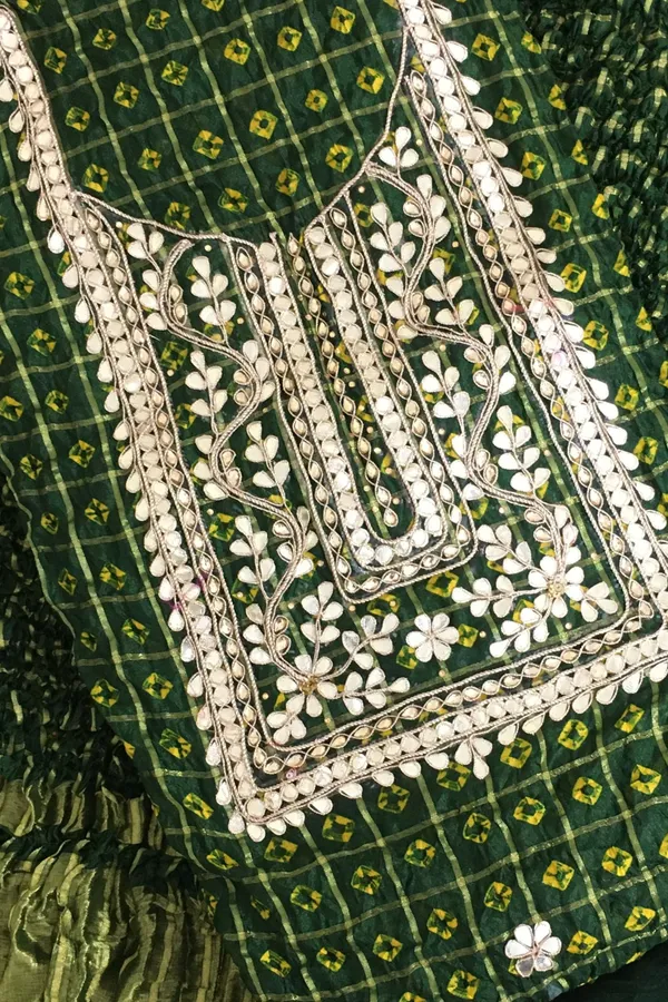 Green_Ghadchola_Heavy_neck_art_silk_suit_piece