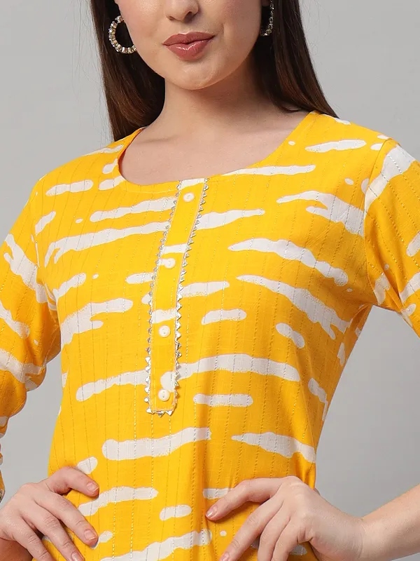 Yellow_Abstract_Viscose_Rayon_Straight_Tye_Dye_Print_Kurta_For_Women