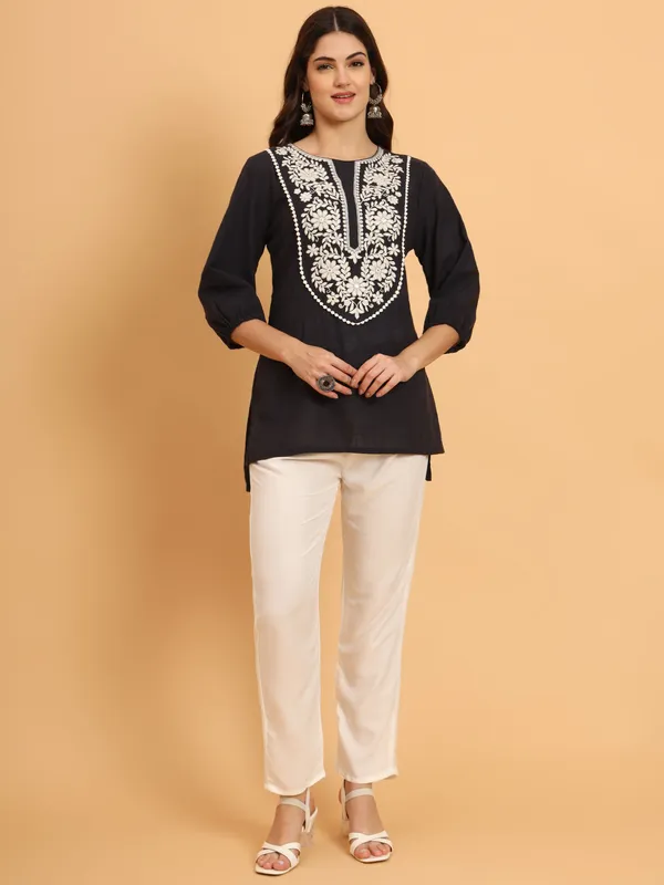 Black_Solid_Pure_Cotton_Straight_Top_For_Women