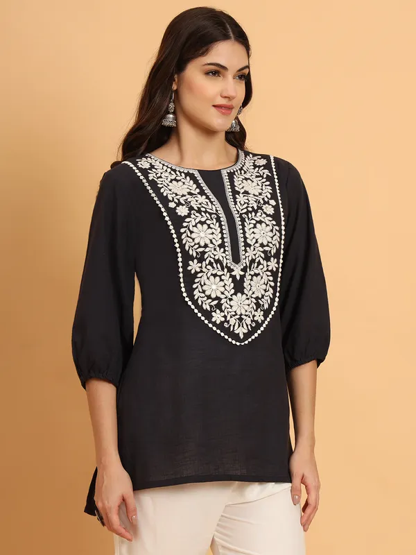 Black_Solid_Pure_Cotton_Straight_Top_For_Women