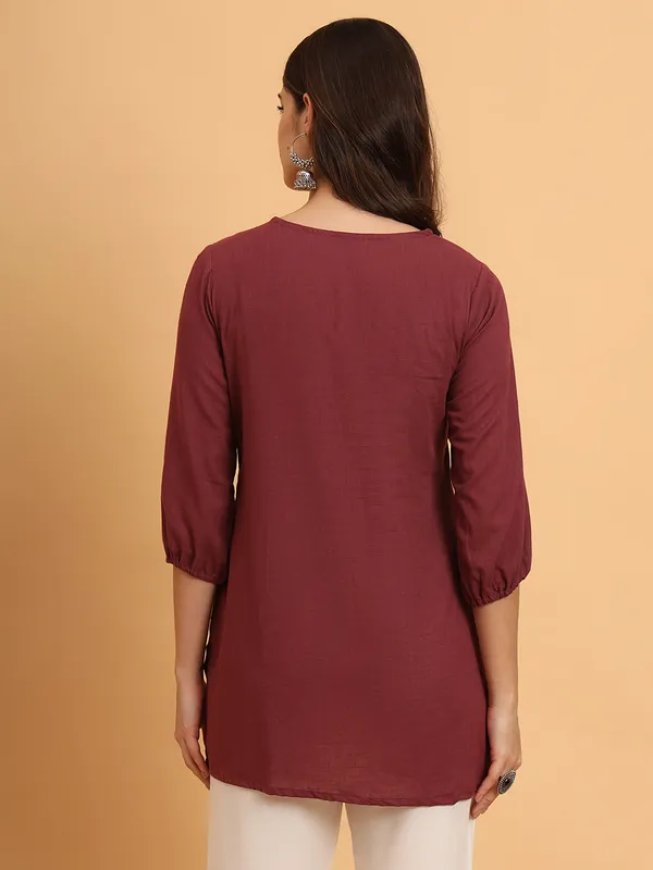 Maroon_Solid_Pure_Cotton_Straight_Top_For_Women