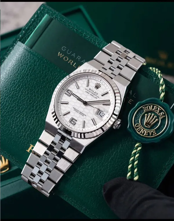 Silver_White_Land_Dweller_2025_Edition_Watch_For_Men