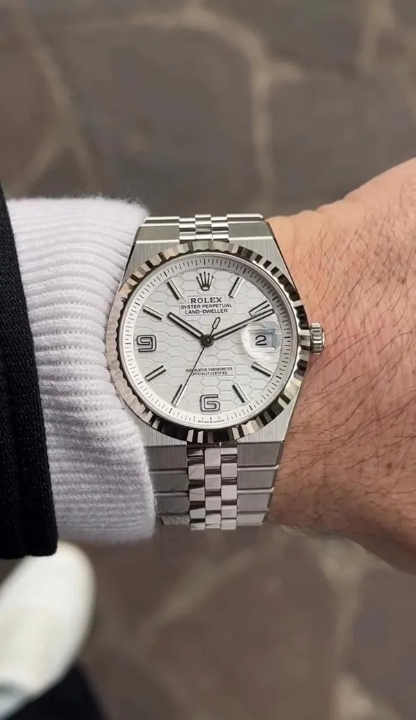 Silver_White_Land_Dweller_2025_Edition_Watch_For_Men