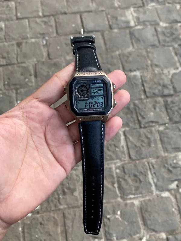 Hot_Demanded_Classic_Digital_Premium_Black_Silver_Watch_For_Men
